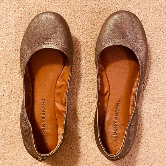 Flats - Picture 2 of 2